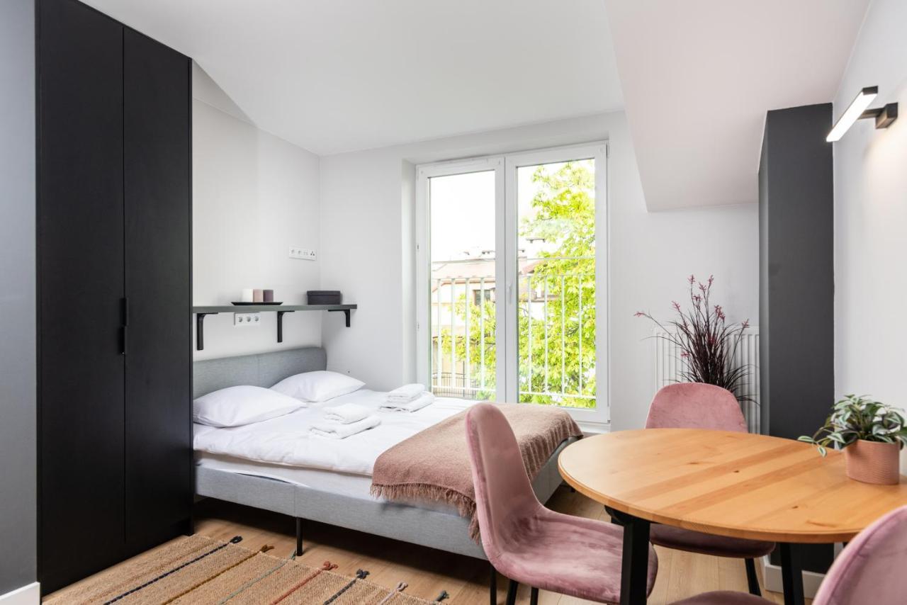 Smart Apartments - Old Town & Main Train Station - By Upstairs Krakow Luaran gambar
