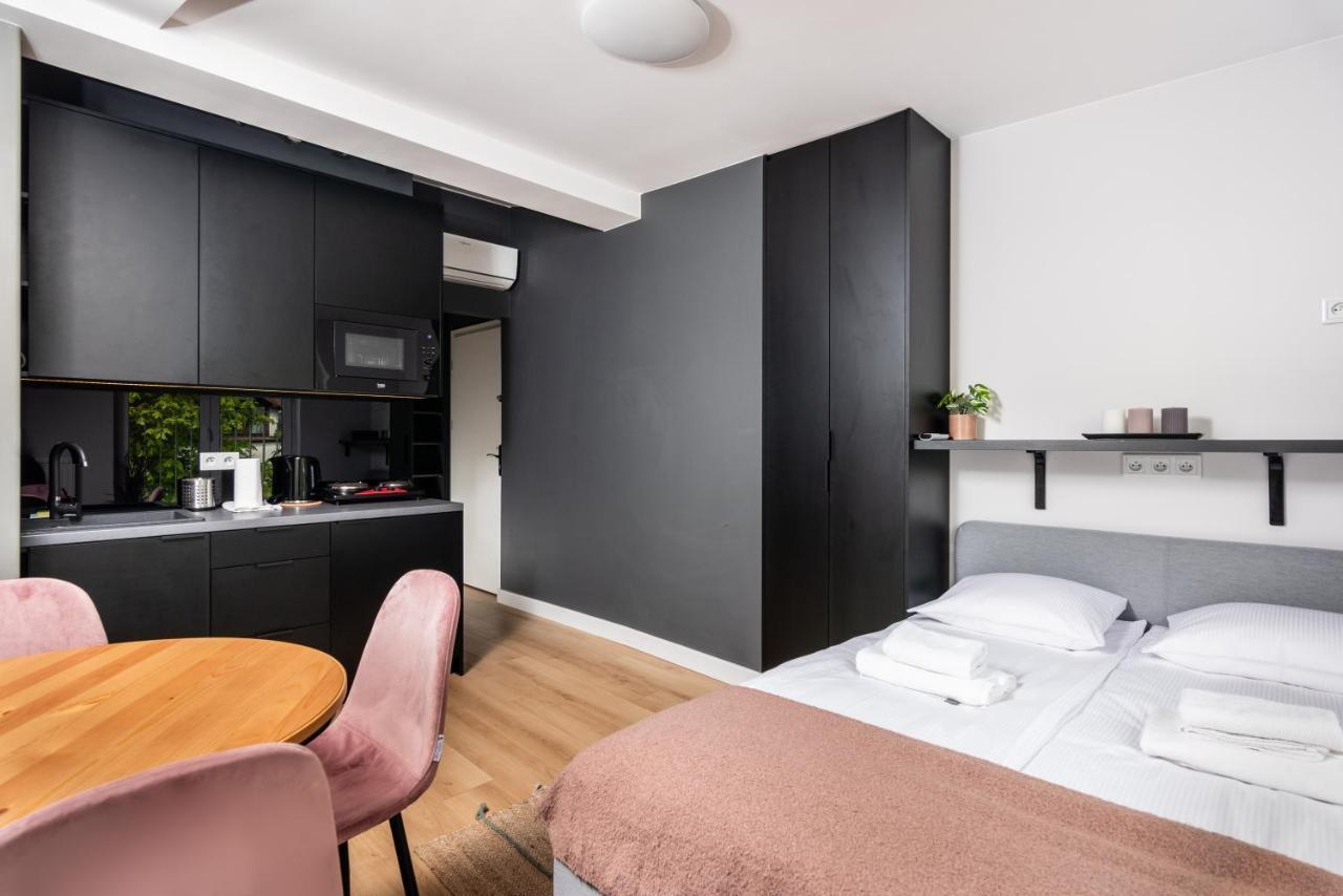 Smart Apartments - Old Town & Main Train Station - By Upstairs Krakow Luaran gambar