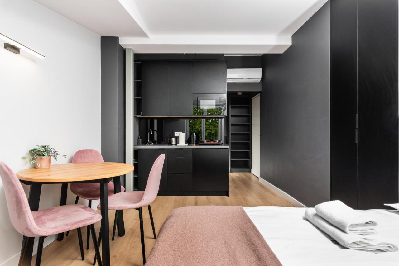 Smart Apartments - Old Town & Main Train Station - By Upstairs Krakow Luaran gambar