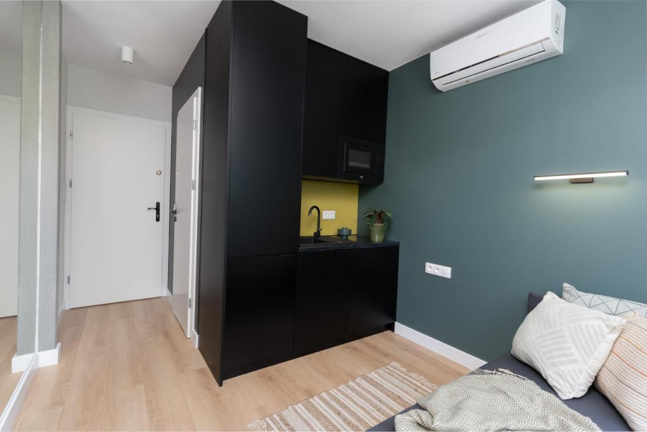 Smart Apartments - Old Town & Main Train Station - By Upstairs Krakow Luaran gambar