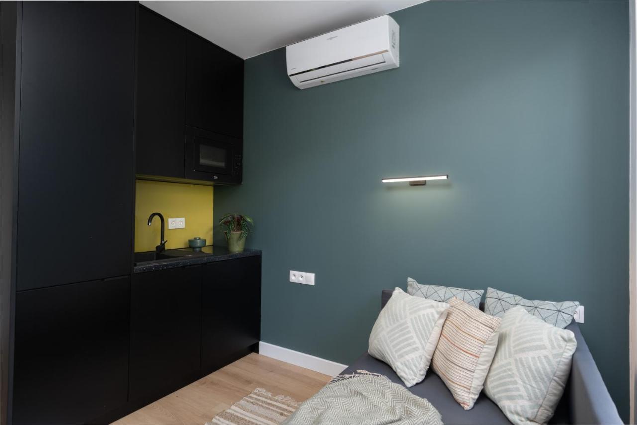 Smart Apartments - Old Town & Main Train Station - By Upstairs Krakow Luaran gambar