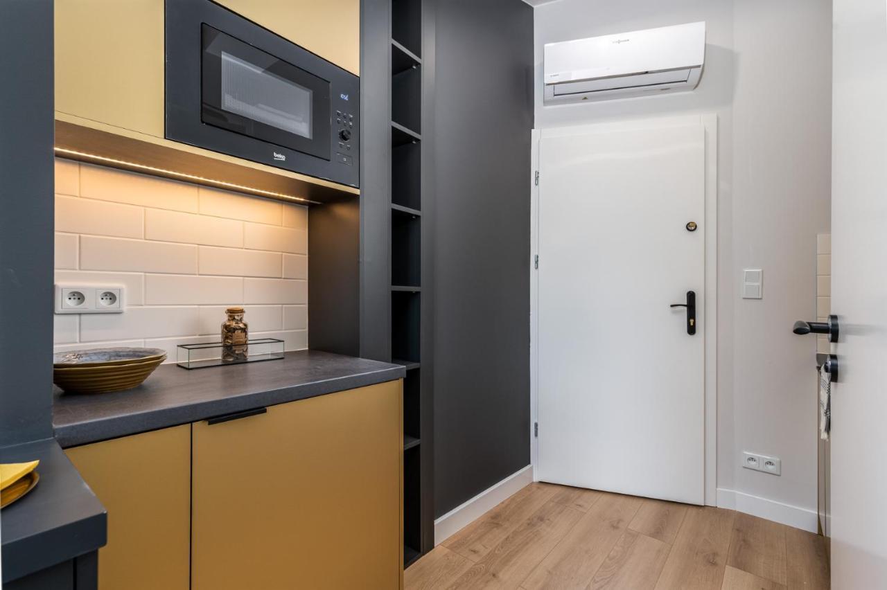 Smart Apartments - Old Town & Main Train Station - By Upstairs Krakow Luaran gambar